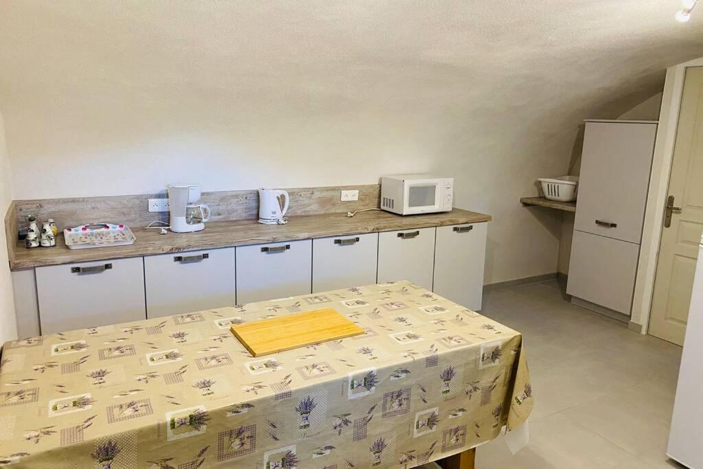 Escoutay Dans Bastide Medievale Saint-Thomé Eksteriør billede